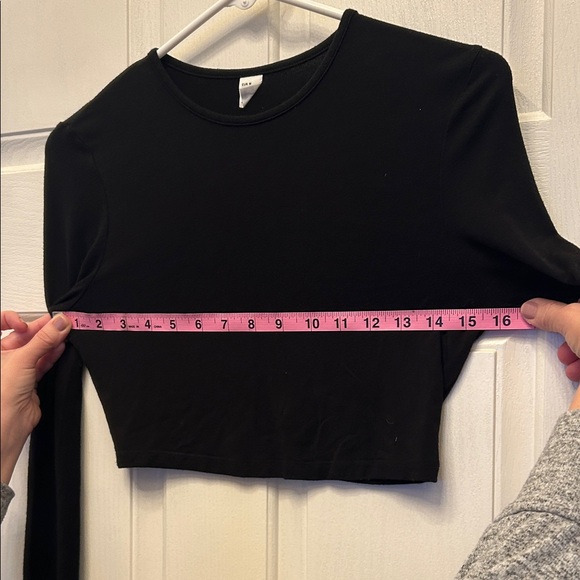 Black Long Sleeve Crop Top - Picture 4 of 5